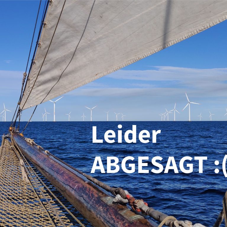 Der Wind der Ostsee in den Segeln der Nobile, bringt das Schiff voran - ebenso die Rotoren der Windräder im Offshore Windpark voraus.
